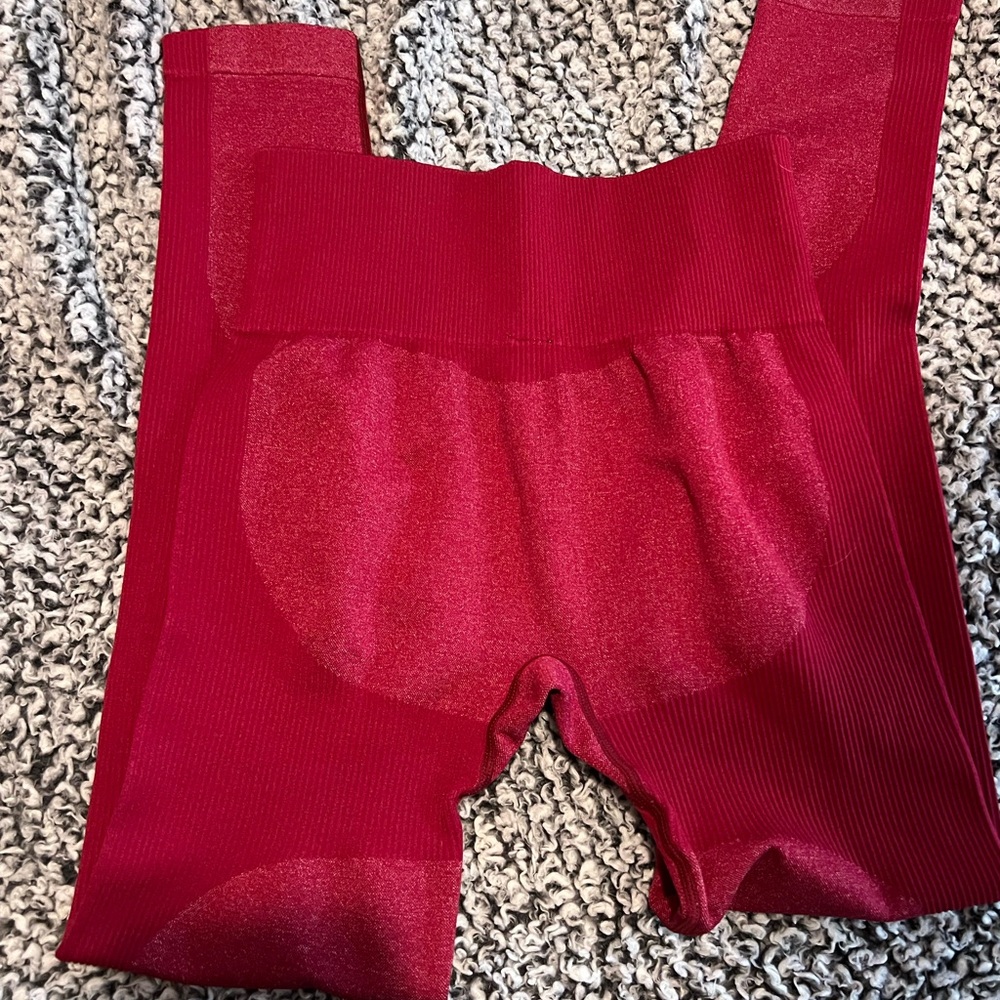 Women's Red Seamless Leggings